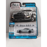 Auto World 1:64 Shelby GT500 Carbon Edition 2021 iconic silver